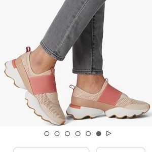 Like new Sorel sneakers